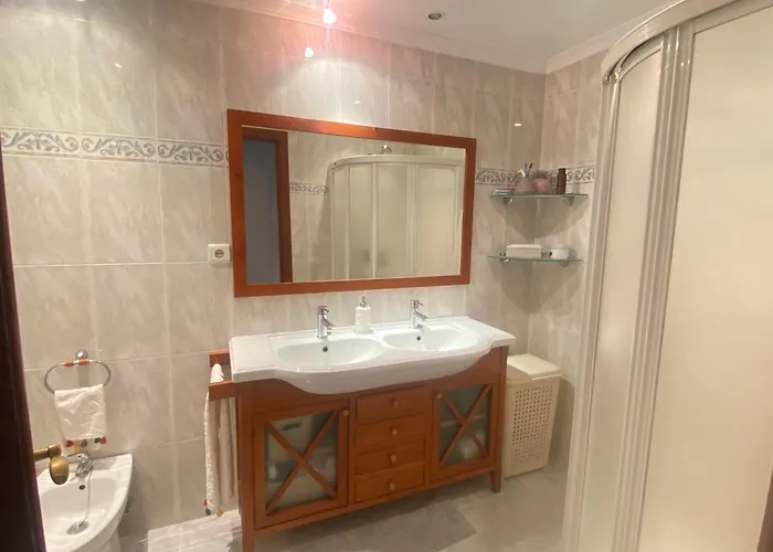 Apartamento Sub-atico Con Parking En El Centro De Estepona