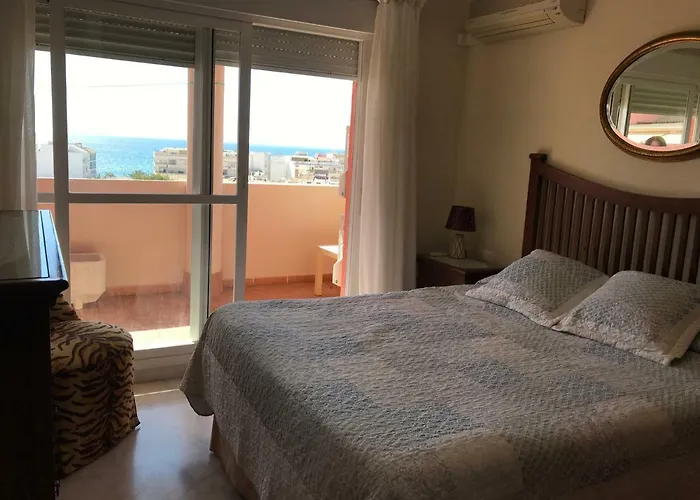 Sub-atico Con Parking En El Centro De * Estepona