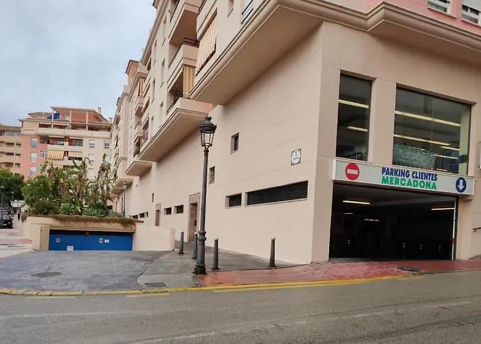 Sub-atico Con Parking En El Centro De Apartamento Estepona