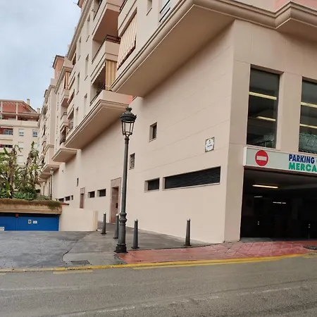 Sub-atico Con Parking En El Centro De Lejlighed Estepona
