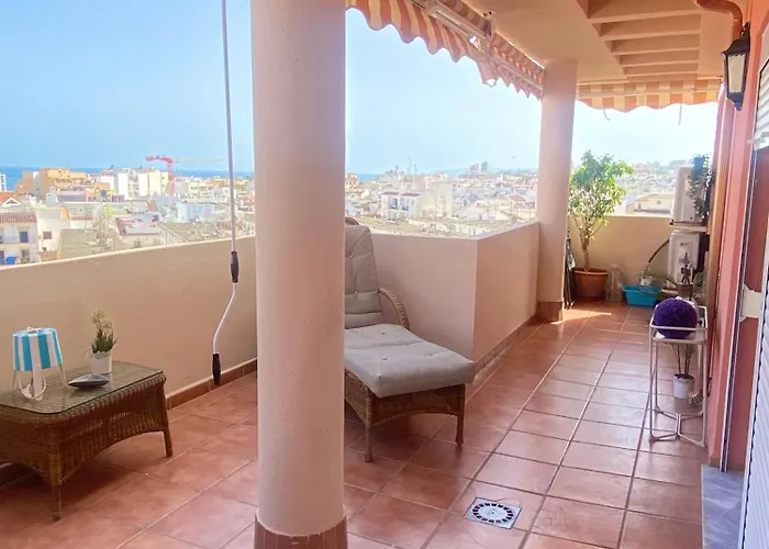 Sub-atico Con Parking En El Centro De * Estepona